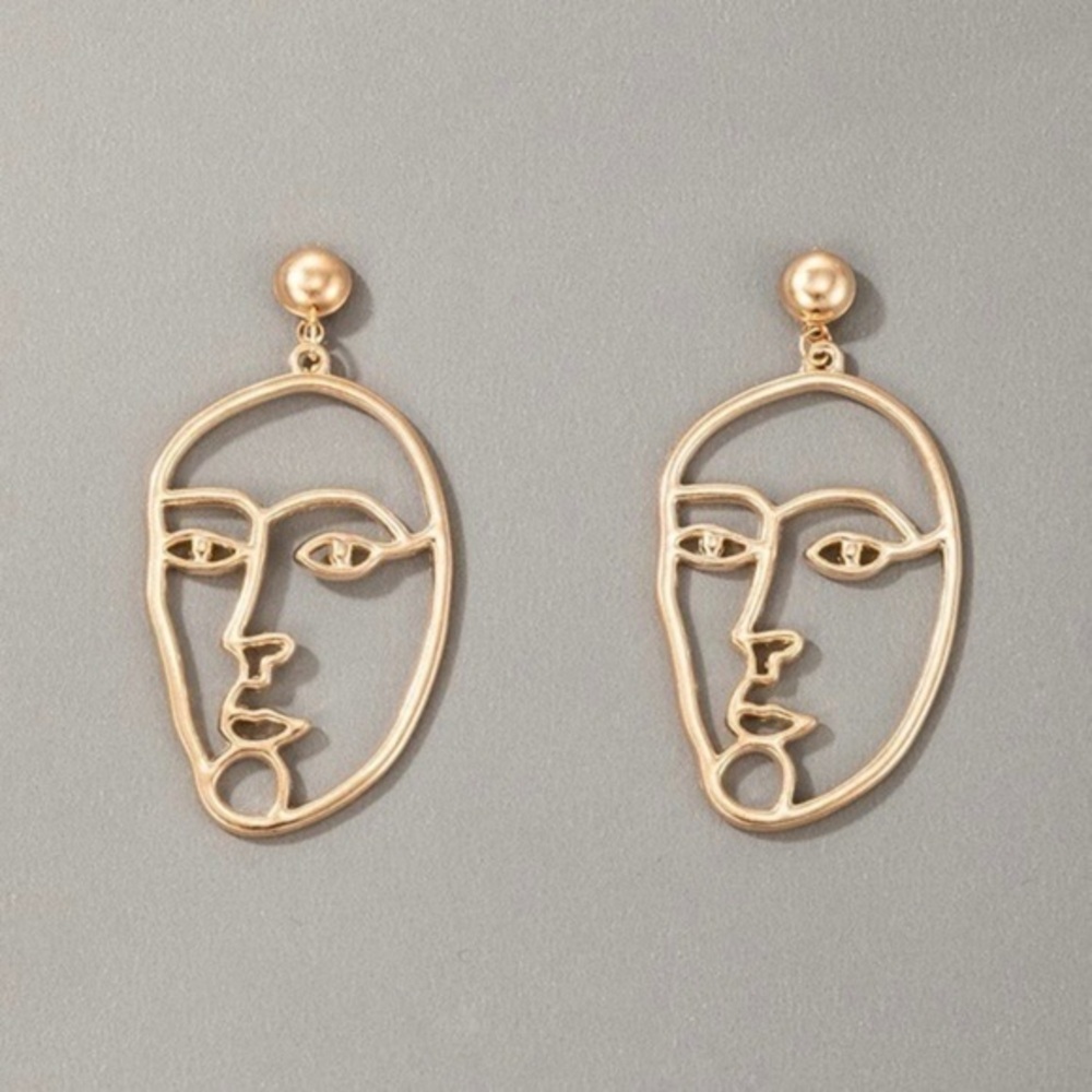 3/$30 💛 Abstract Face Earrings